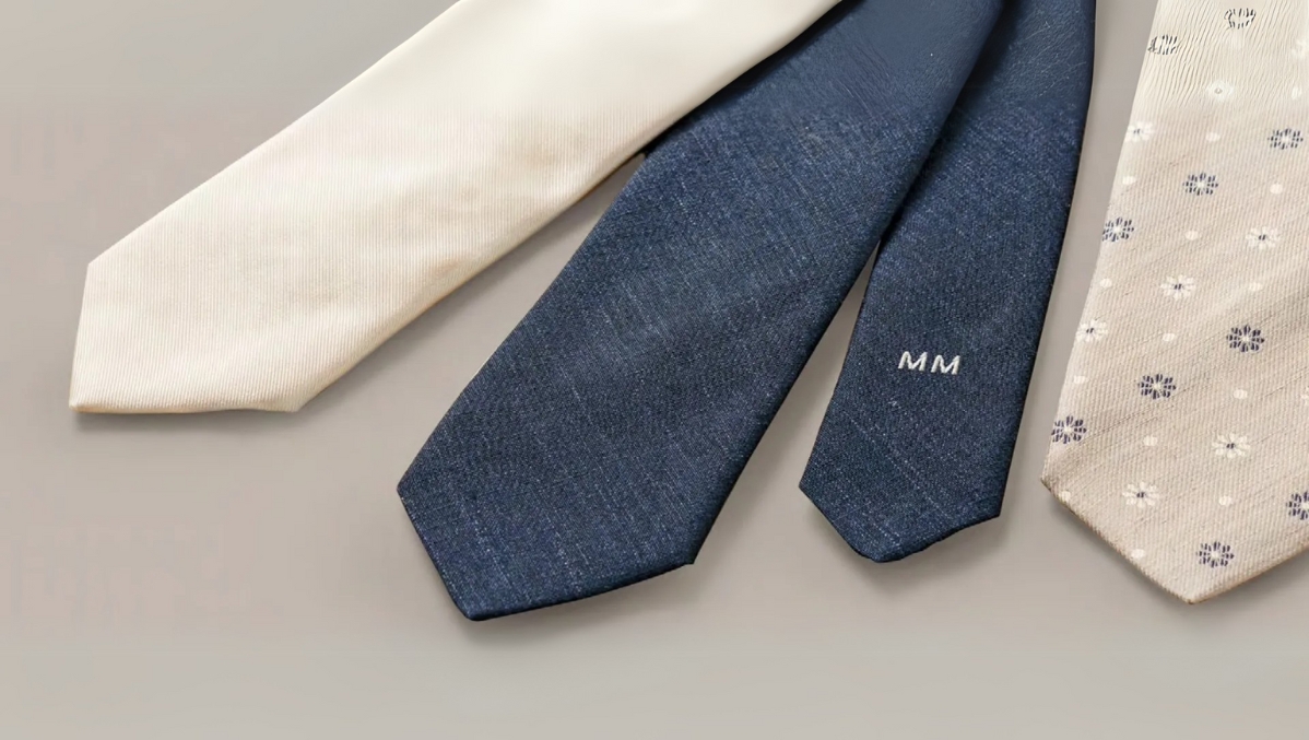 Elegante Hochzeitskrawatten in Blau und Creme mit Stickerei von Feiner Zwirn